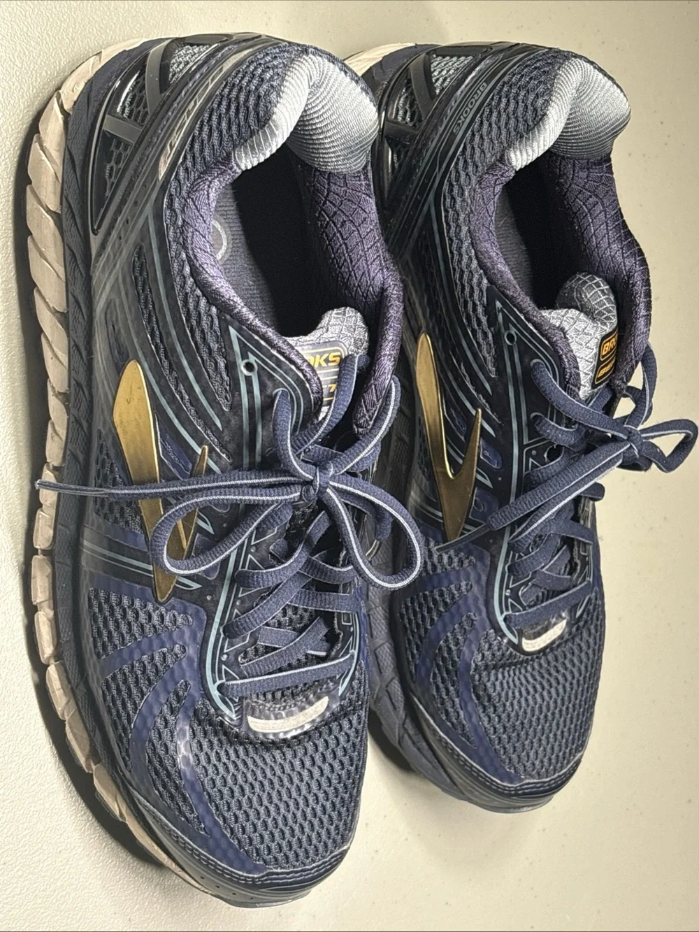 Brooks Beast 16 1102271D413 Mens 10.5 Running Shoes Peacoat Blue Gold Sneakers